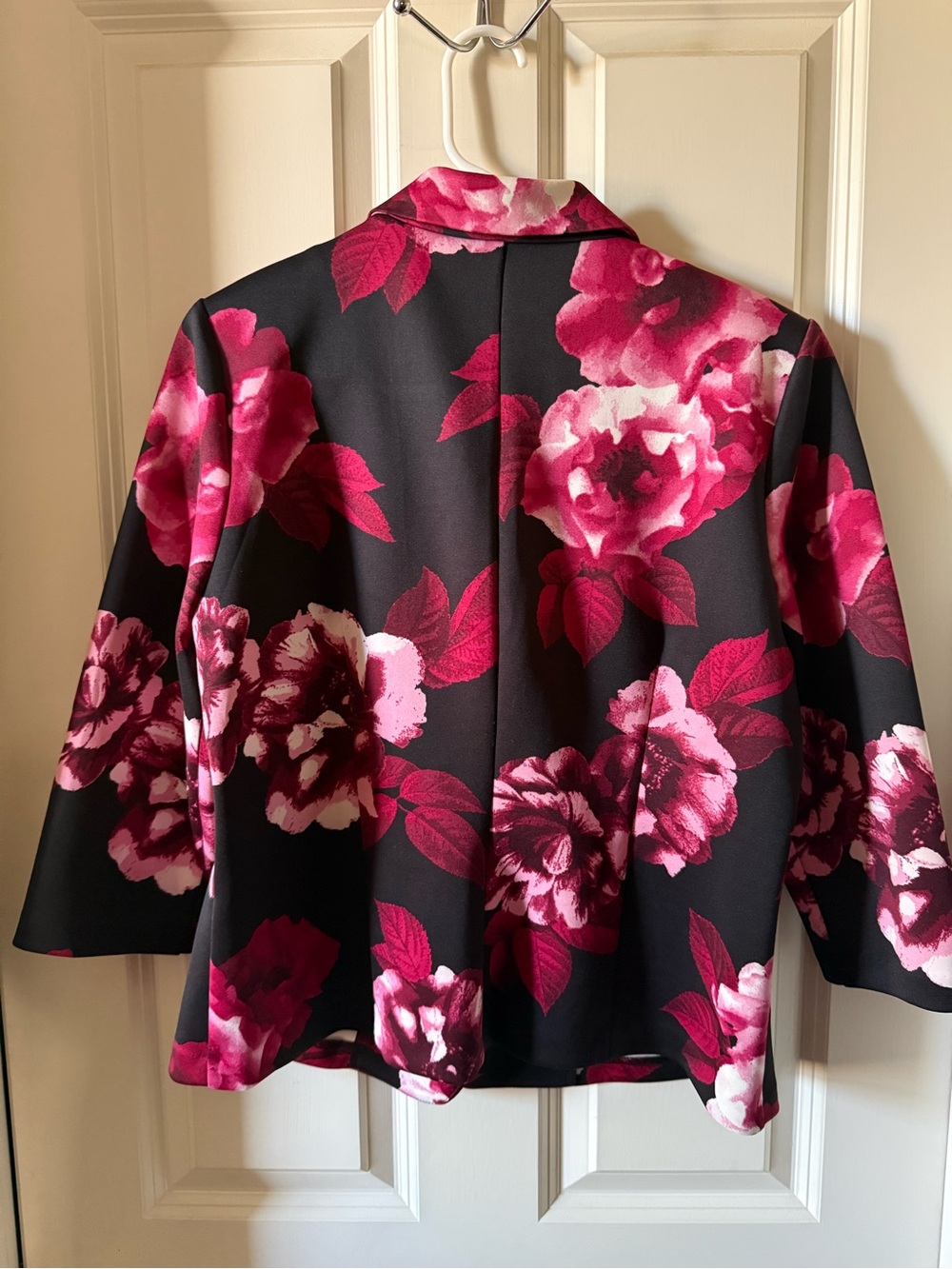 NYCC Floral Black and Fuchsia Single-Button Blazer - Picture 2 of 5